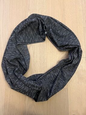 Lululemon vinyasa scarf